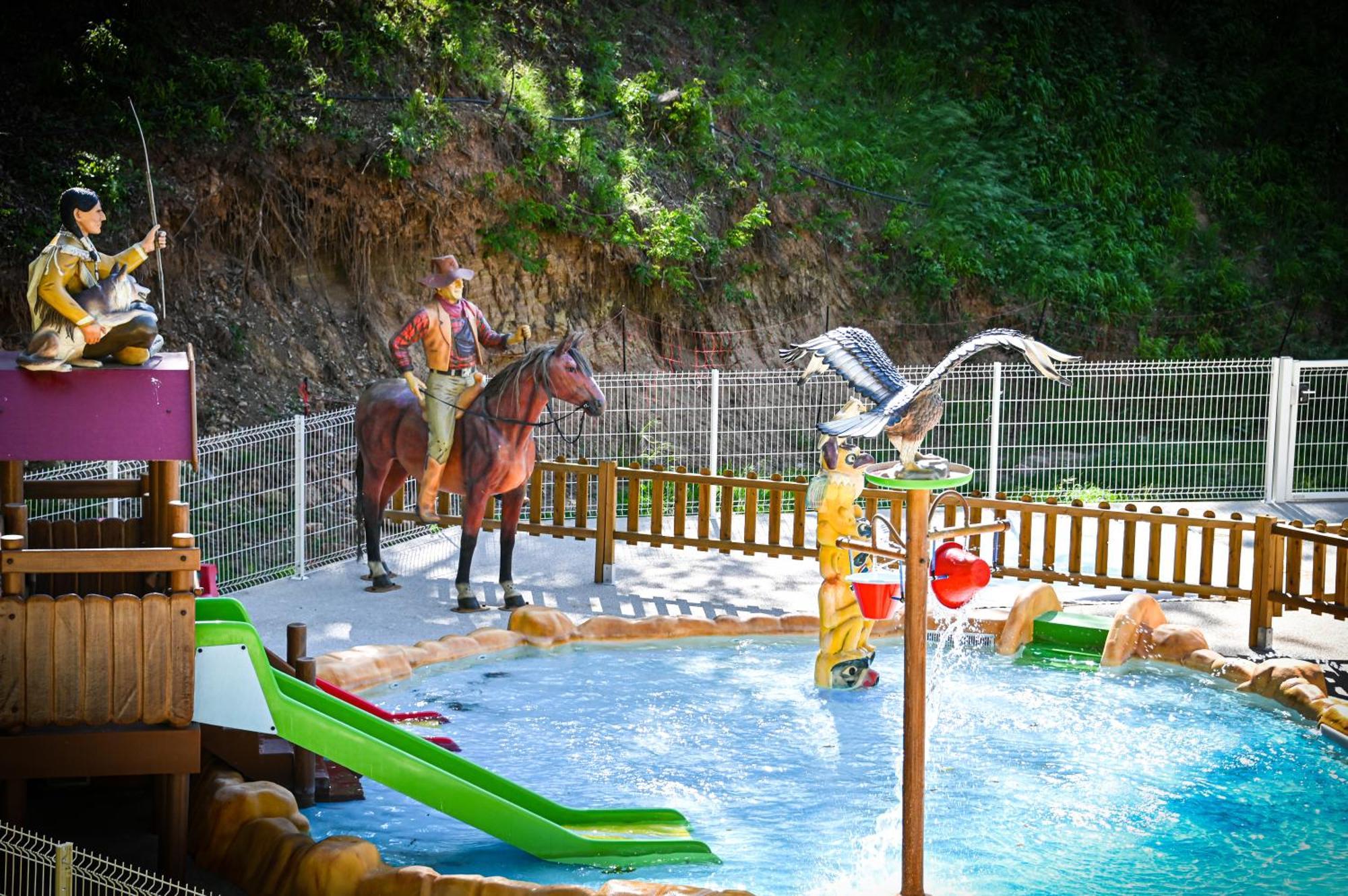 Camping le Colorado Rustrel Esterno foto